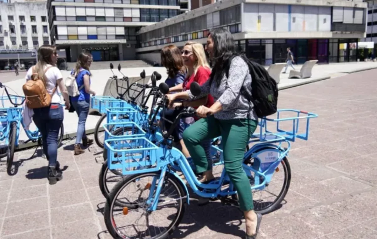 Rosario lanzó el nuevo sistema de bicis para el traslado de paquetería en el centro