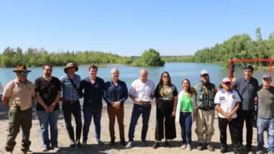 Neuquén capital ofrece sus 26 kilómetros de costa para los pescadores