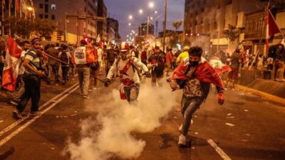 Crecen la polémica y las protestas por la caída de Pedro Castillo 