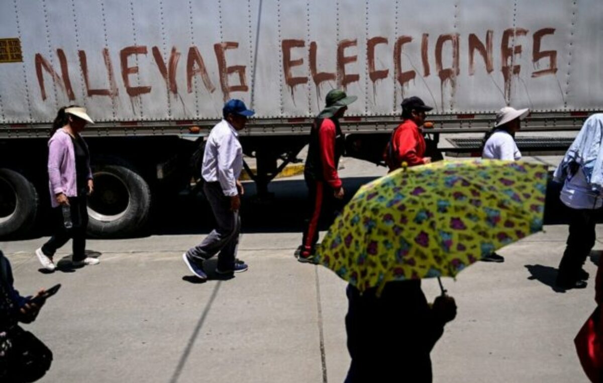 Perú: el Congreso aprobó adelantar las elecciones a abril del 2024 