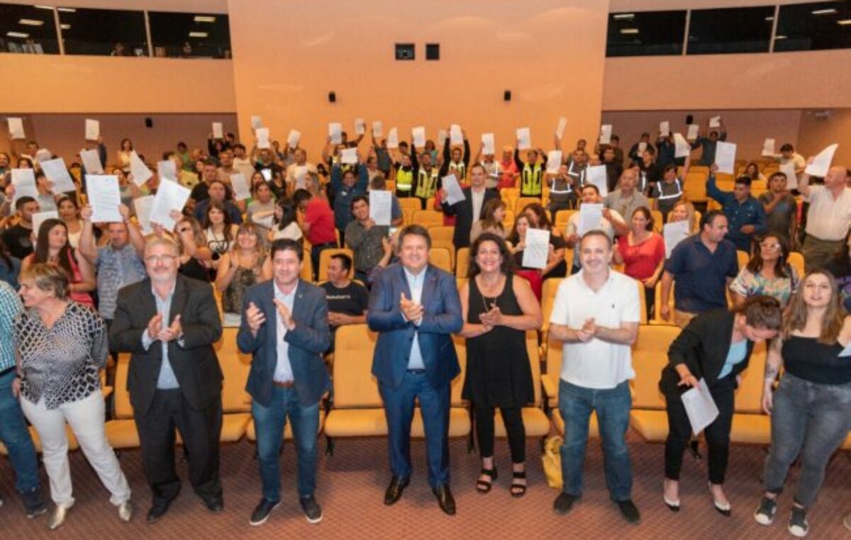 Pasan a planta permanente 88 trabajadores Municipales de Neuquén