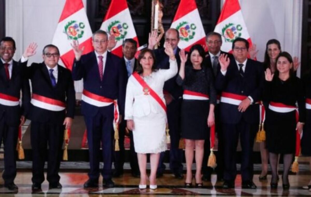 La Presidenta de Perú aclara que no renunciará y pide adelantar las elecciones