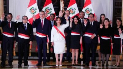 La Presidenta de Perú aclara que no renunciará y pide adelantar las elecciones