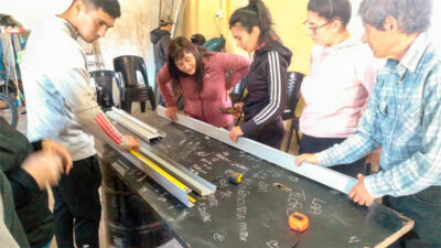 Capacitan en cooperativismo a estudiantes de la Escuela de Oficios Municipal de Paraná