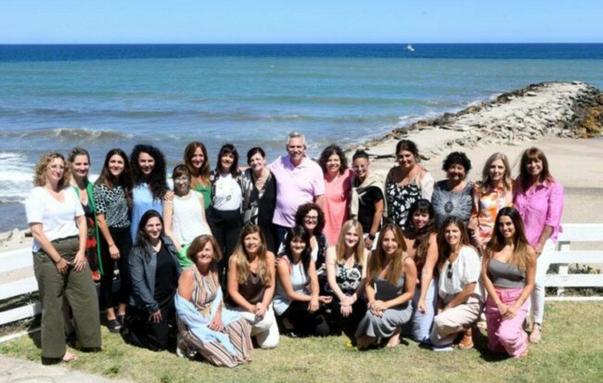 Fernández encabezó en Chapadmalal una cumbre con mujeres de su gabinete