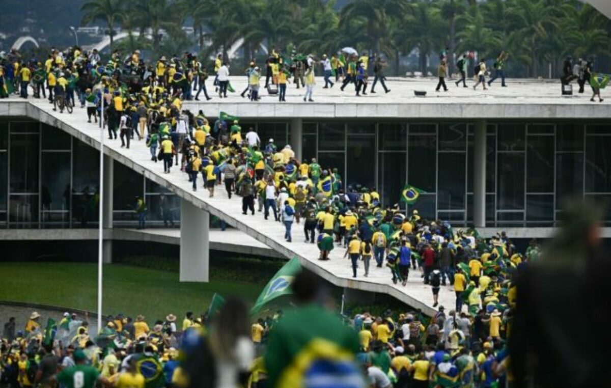 La barbarie en Brasil tiene la huella de Bolsonaro