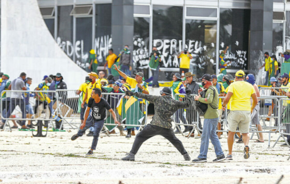 Brasil: Guerra santa, golpistas y mercaderes de fe