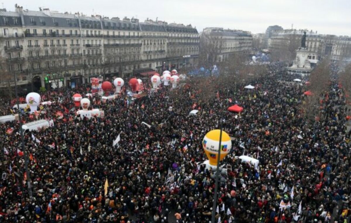 Masiva jornada de protesta contra la reforma jubilatoria de Macron