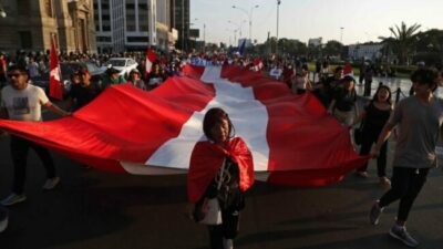 El gobierno peruano no cede al reclamo popular 