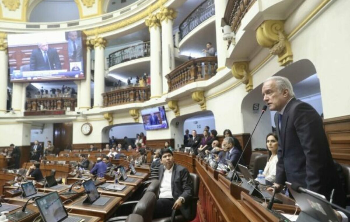 Perú: El congreso no se decide sobre las elecciones y crece la tensión