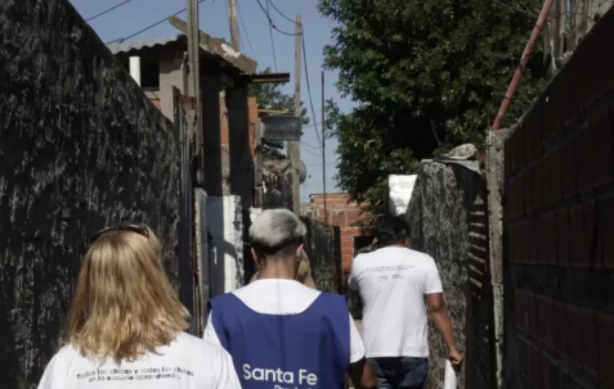 El artesanal trabajo de encontrar a los adolescentes rosarinos que dejaron la escuela