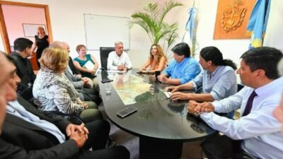 El gobernador de Chubut evaluó plan de obras con intendentes y presidentes de comunas rurales