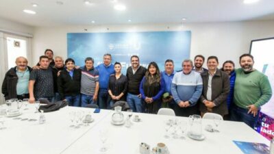 El intendente de Ushuaia rubricó el acuerdo salarial para el primer semestre del año
