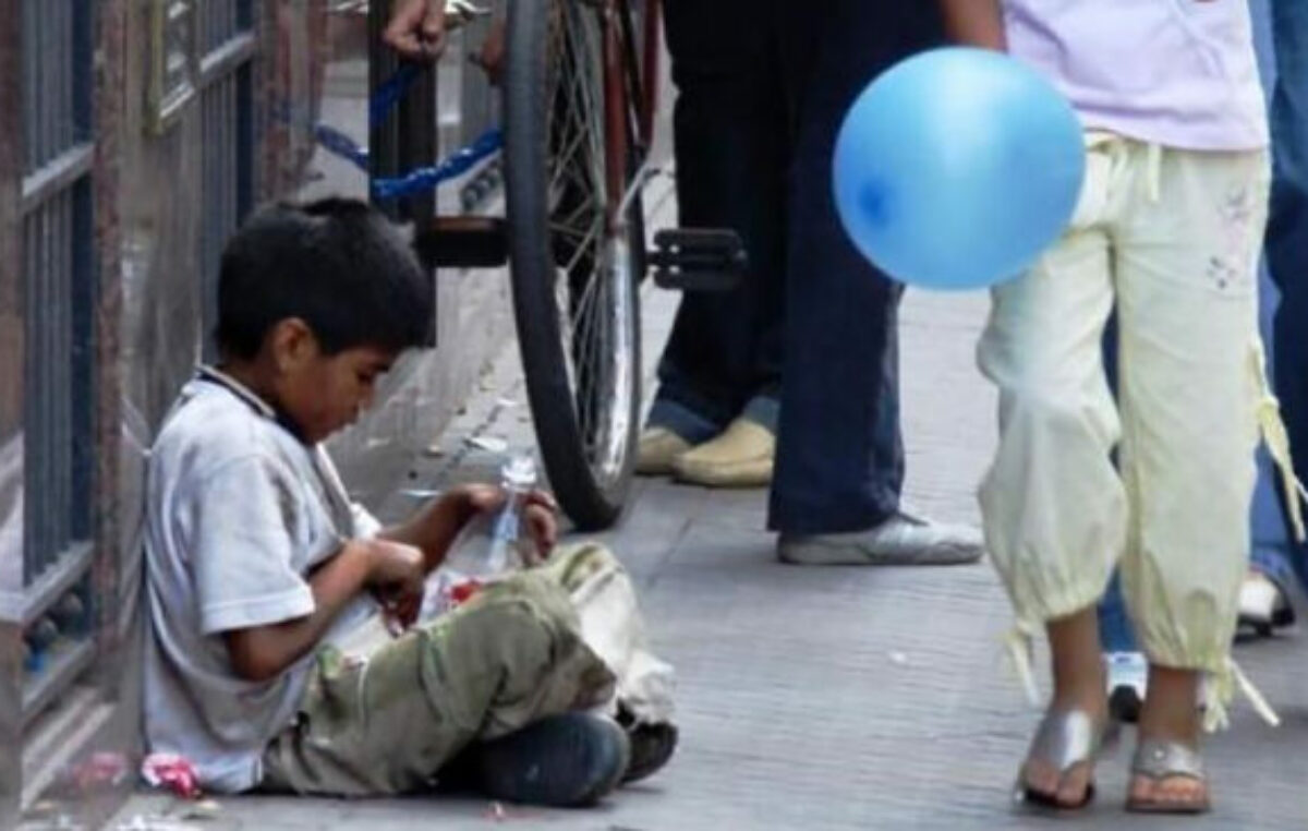 Pobreza: Niñas y niños, últimos