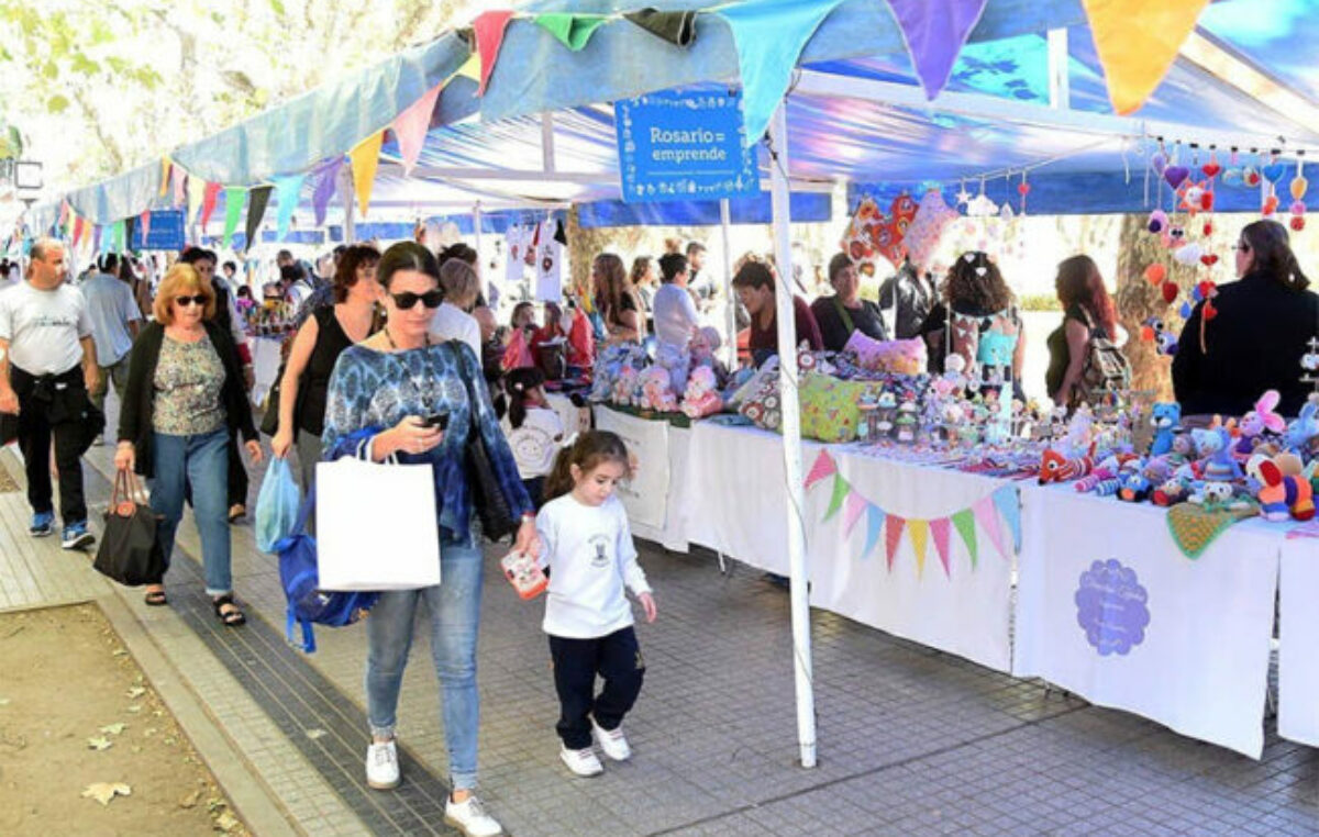 Crecen los feriantes de la economía social en Rosario y la mayoría son mujeres