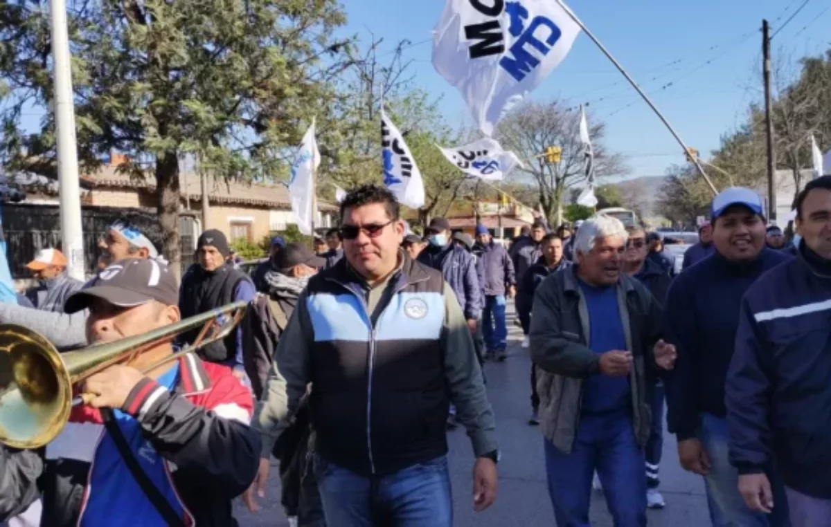 Trabajadores municipales de Jujuy amenazan: convocatoria o paro