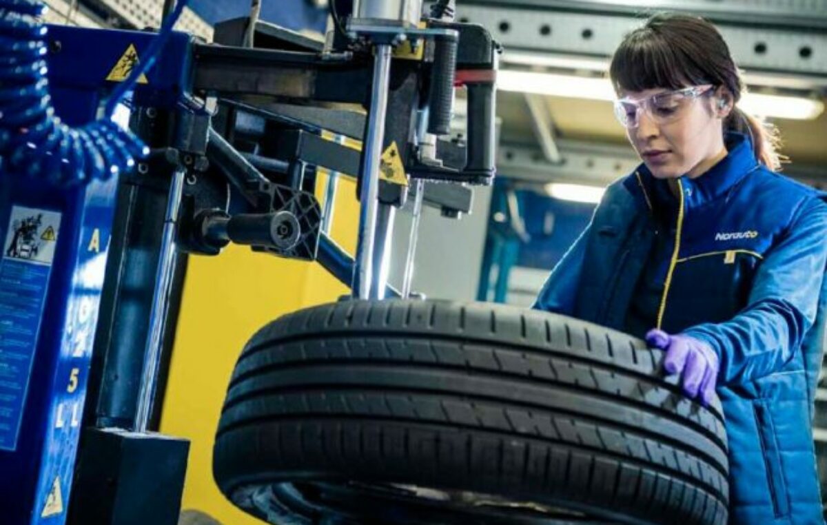 Córdoba: Capacitan a mujeres en la industria del neumático: su presencia “mejora la productividad”