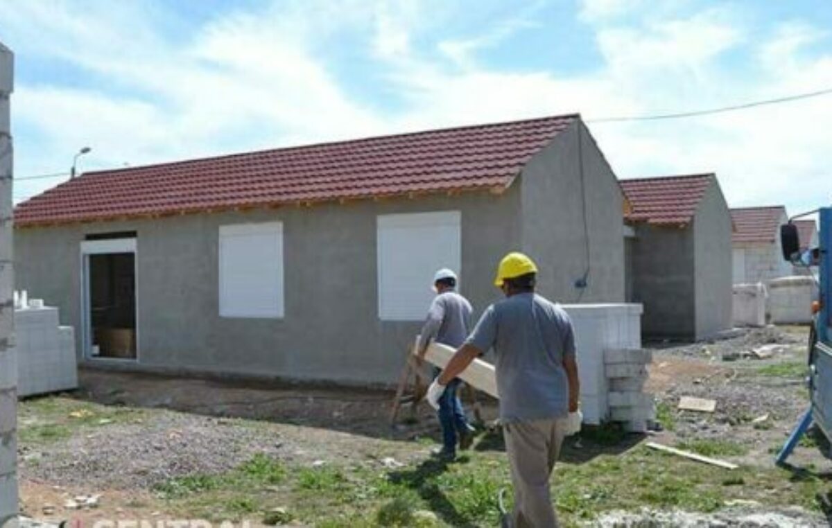 La construcción de viviendas crece más que la población, pero también sube el déficit habitacional 