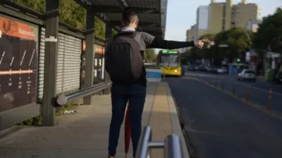 El municipio adelantó el pago, destrabó el conflicto y evitó el paro de colectivos en Rosario