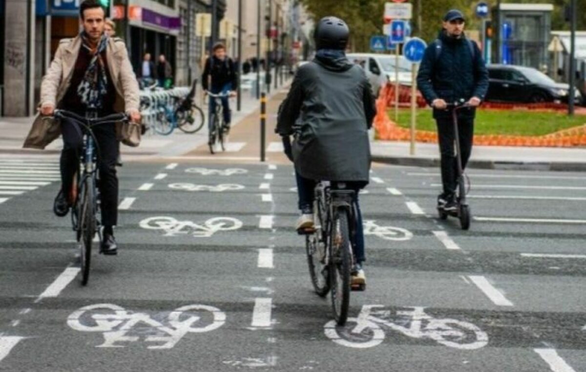 Bélgica les paga un «extra» a las personas que acuden a sus trabajos en bicicletas
