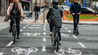 Bélgica les paga un «extra» a las personas que acuden a sus trabajos en bicicletas