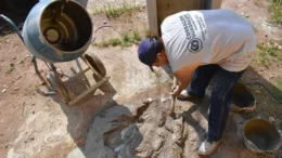 ¿Cuántos sueldos mínimos se necesitan para construir una casa en Santa Fe?