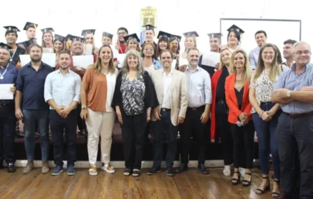Más de150 trabajadores municipales de Río Cuarto están completando sus estudios
