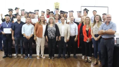 Más de150 trabajadores municipales de Río Cuarto están completando sus estudios