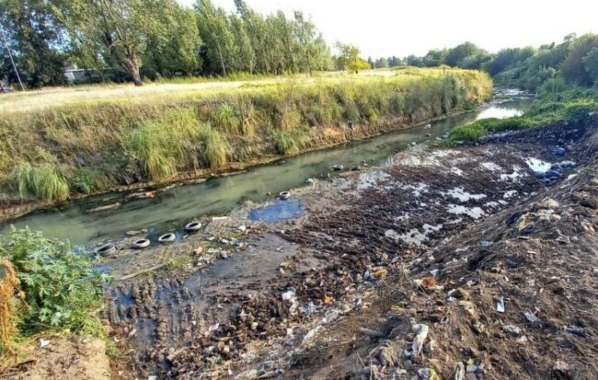 Rosario: Contaminación del arroyo Ludueña, un problema sin causas ni soluciones a la vista