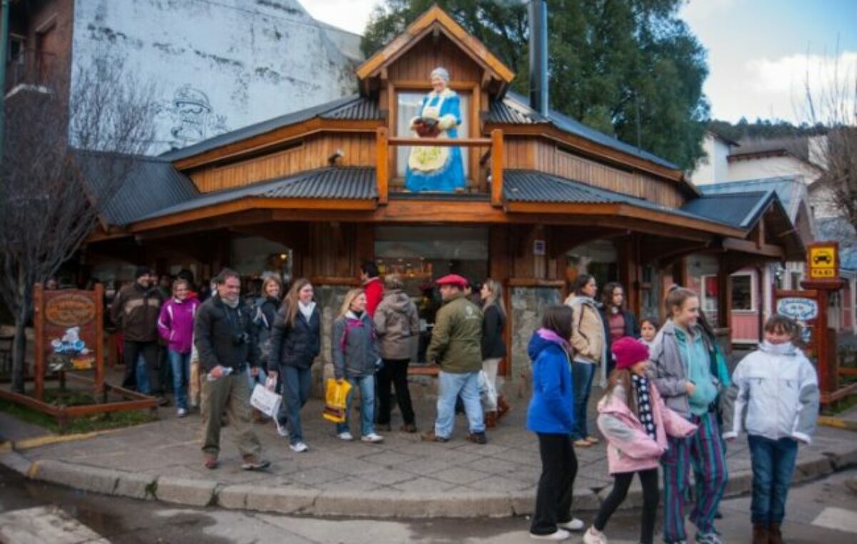 Buscan que los turistas paguen una tasa por alojarse en San Martín de los Andes