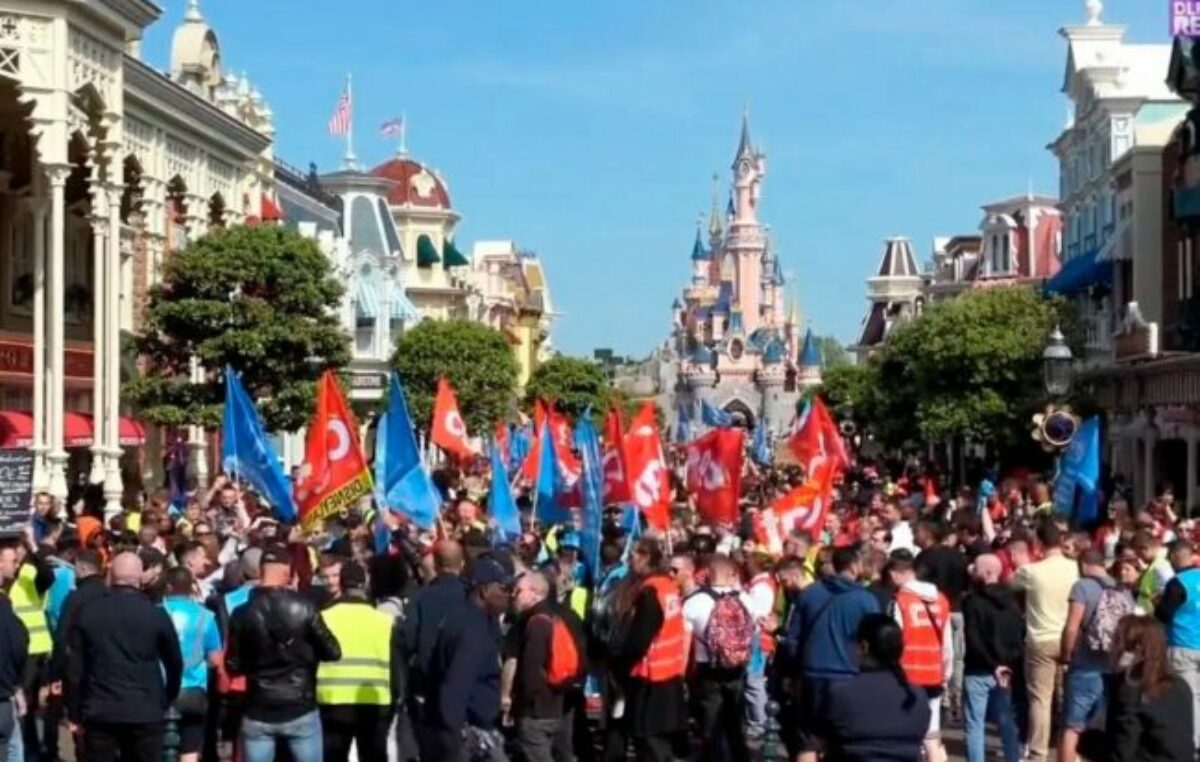 Disney París: trabajadores tomaron un icónico castillo para pedir aumento salarial