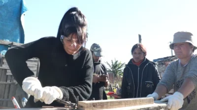 Mujeres aprenden oficios ligados a la construcción para hacer más inclusivos sus barrios
