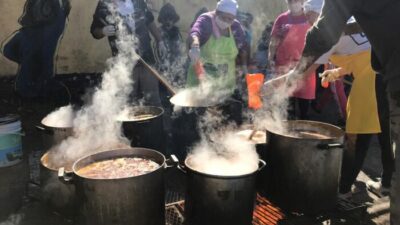 Dejar de ser invisibles: cocineras de barrios populares exigen ser «trabajadoras»