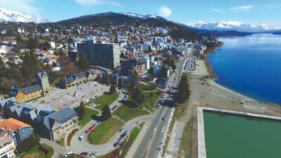 El Municipio de Bariloche quiere que los turistas chilenos paguen sus multas antes de volver a su país