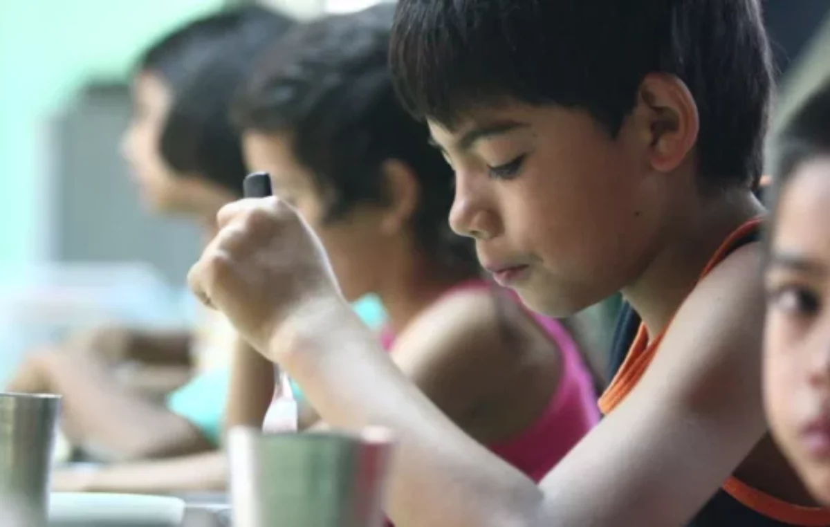 Santa Fe: Aumentó un 20 % la cantidad de chicos que asiste a los comedores escolares desde la prepandemia