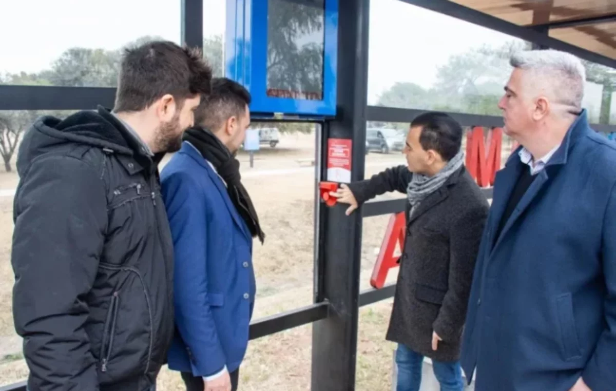 Avanzan en Córdoba las obras de las paradas inteligentes del transporte urbano