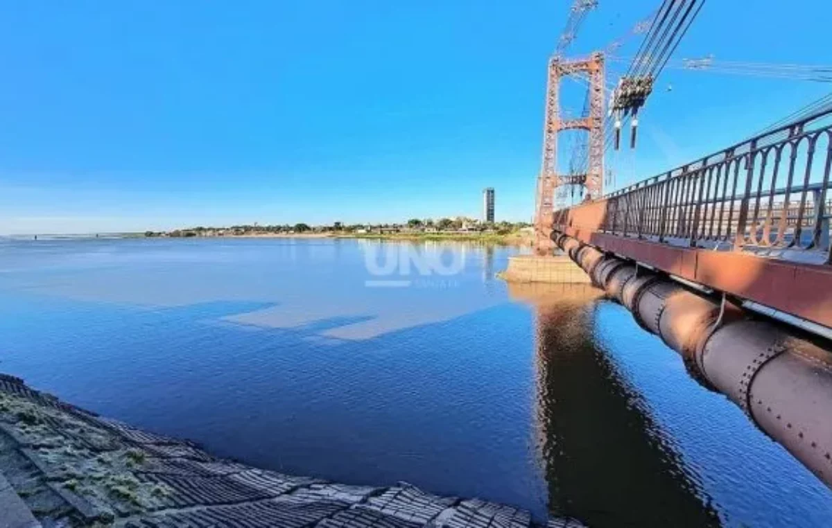 Los santafesinos consumen hasta el doble de los litros diarios de agua potable recomendados por la OMS