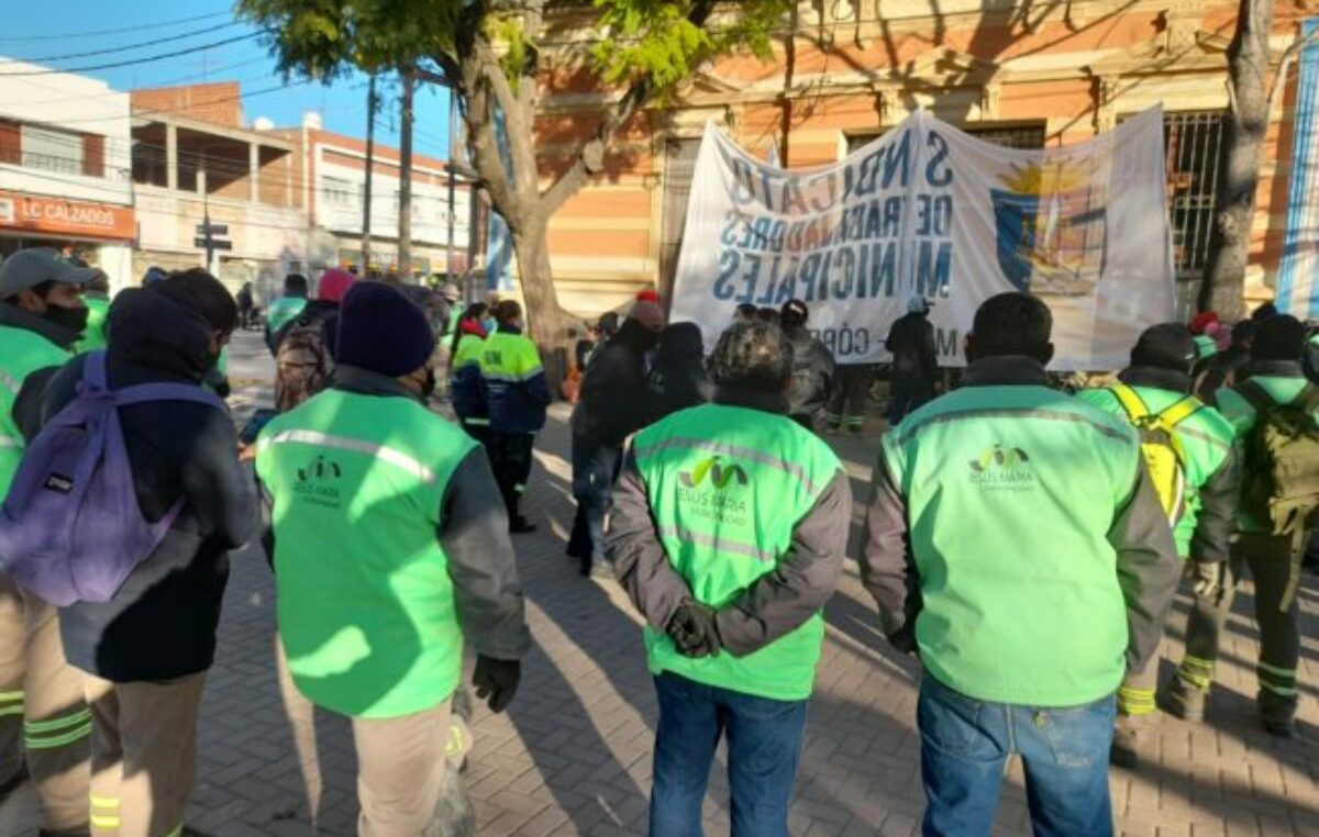 Empleados municipales de Jesús Maria cobrarán aumentos mensuales según la inflación