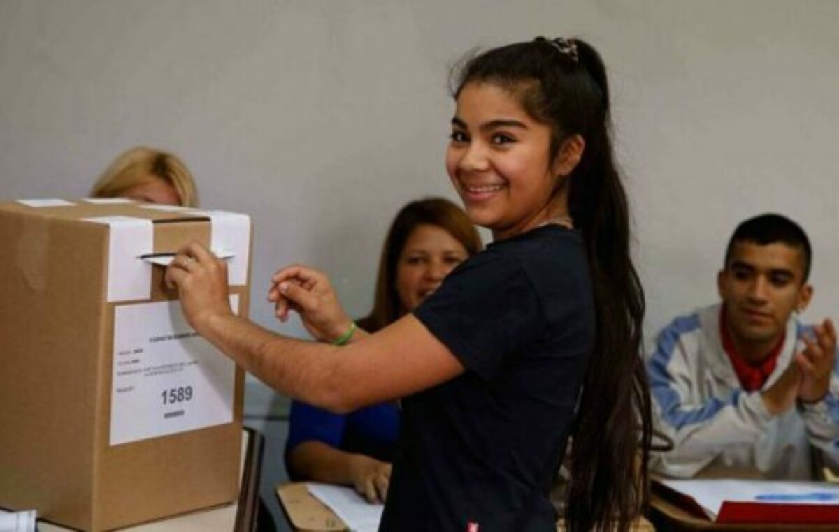 El debut del Voto Joven en Santa Fe cosechó un 40% de participación