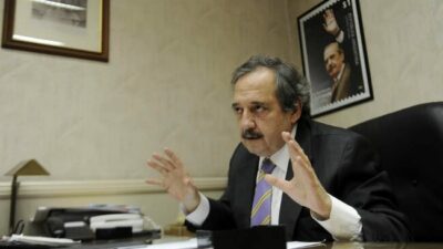 Alfonsín: «No hay verdadera democracia si los gobiernos no someten poderes económicos a su control»