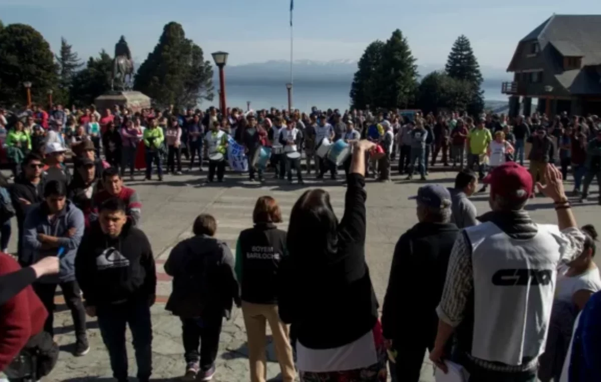 El intendente de Bariloche otorga 66.000 pesos a los municipales de Bariloche