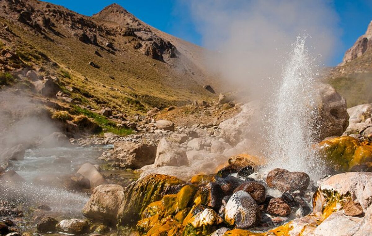 Los únicos géiseres de la Argentina se encuentran en el volcán más alto de la Patagonia
