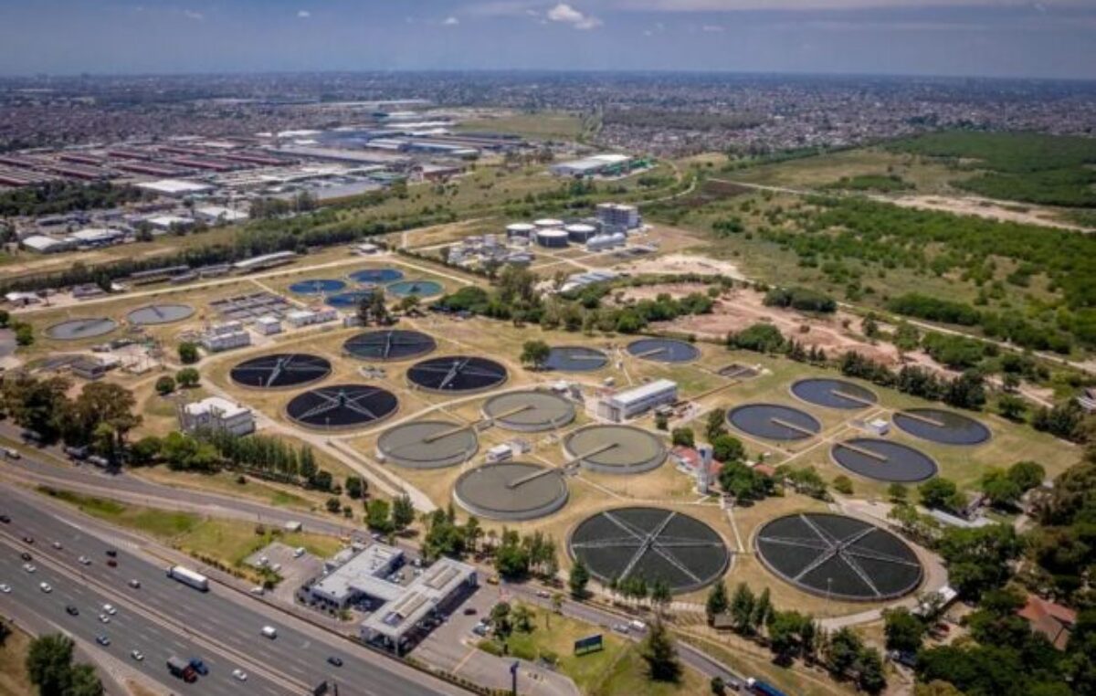 Buenos Aires: Arrancó la primera planta de tratamiento de aguas con microalgas de la Argentina