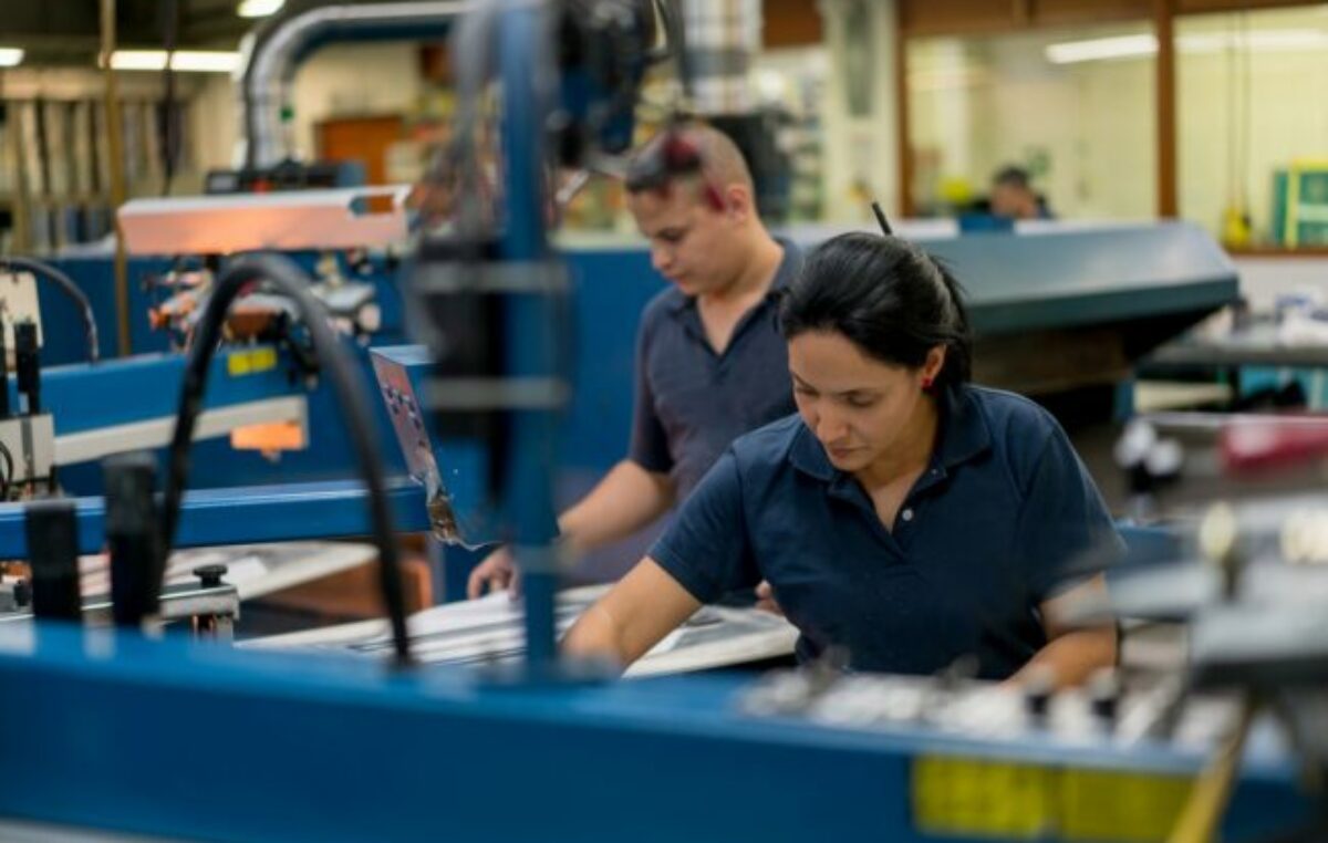 Empresarios, políticos, gremios y economistas apoyaron las medidas anunciadas por Massa