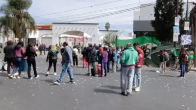 Salta: Trabajadores municipales levantaron el acampe en el Centro Cívico Municipal, pero continuarán con las caravanas