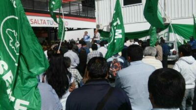 Municipales de Salta suman ocho días de paro y la protesta cobra fuerza