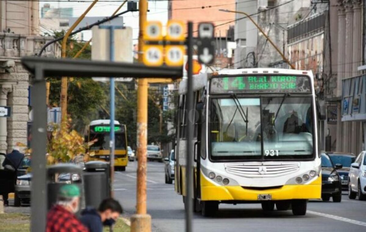 Jatón arrancó la transición con un doble aumento del boleto en Santa Fe