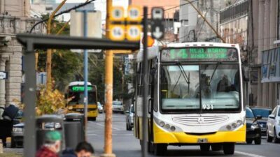 Jatón arrancó la transición con un doble aumento del boleto en Santa Fe