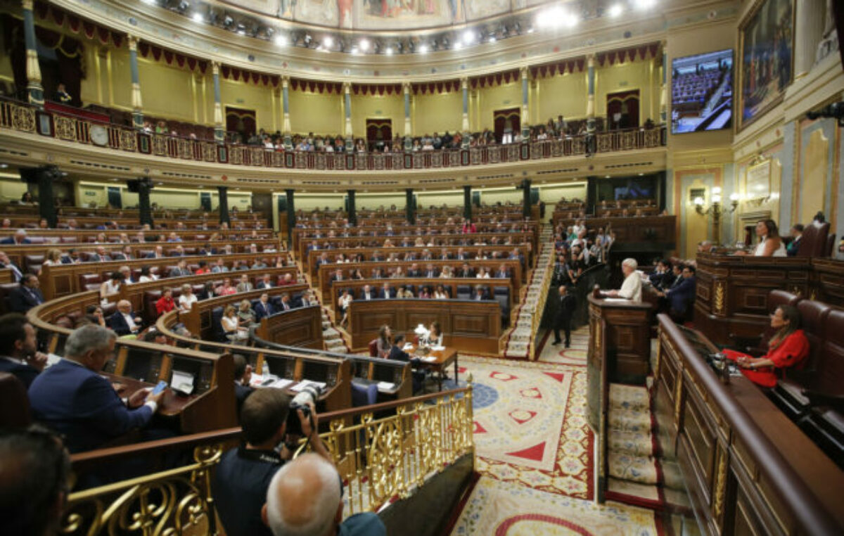 Los Diputados españoles podrán usar el catalán, el gallego y el vasco en las sesiones