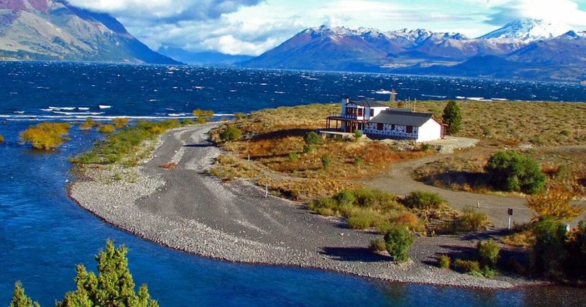 El camino al paraíso: hacia Paimún y el Huechlafquen, cerca de Junín de los Andes